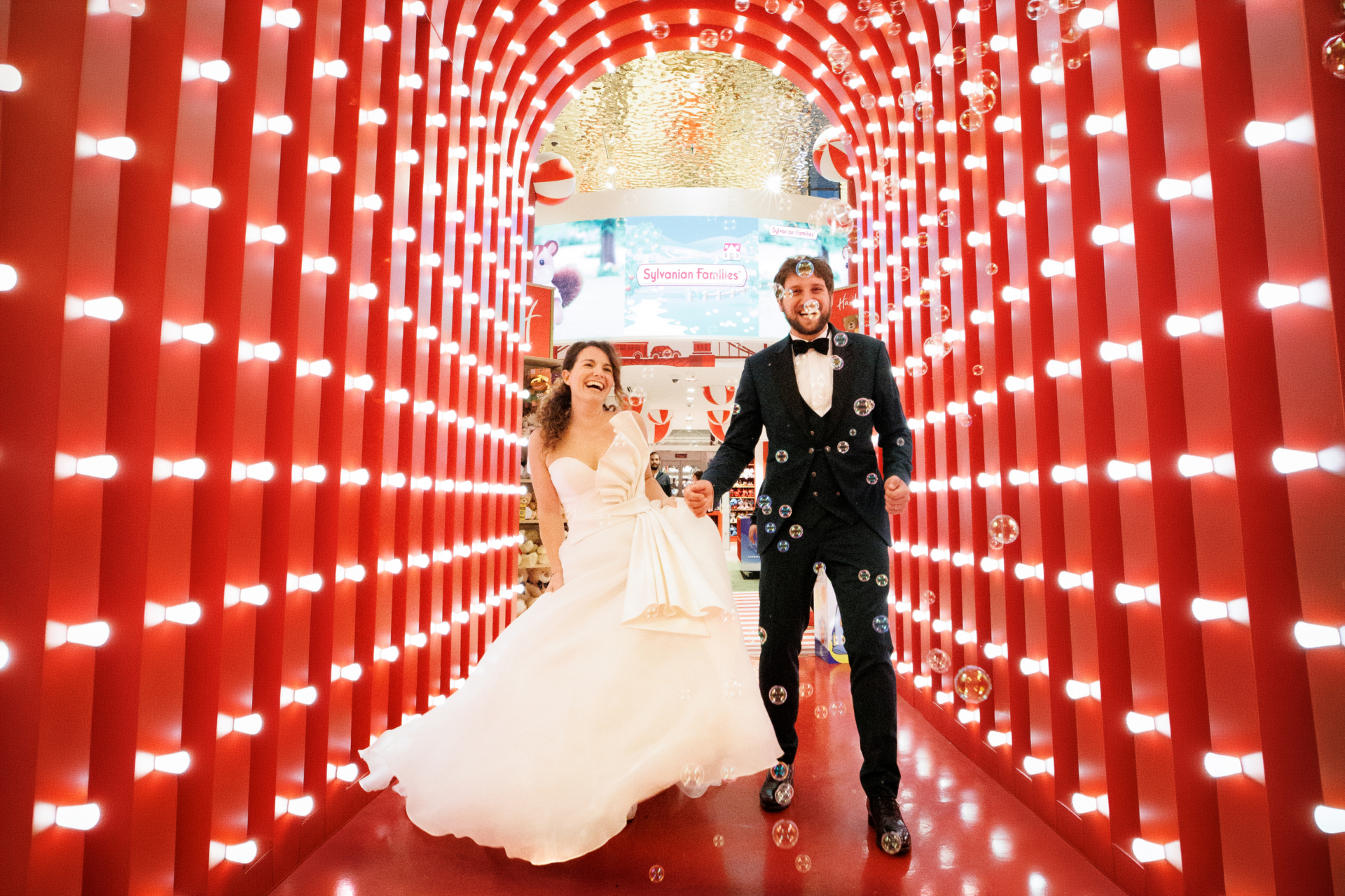 Irene e Giuliano durante il loro matrimonio a Roma, fotografia di Gian Luca Pallai
