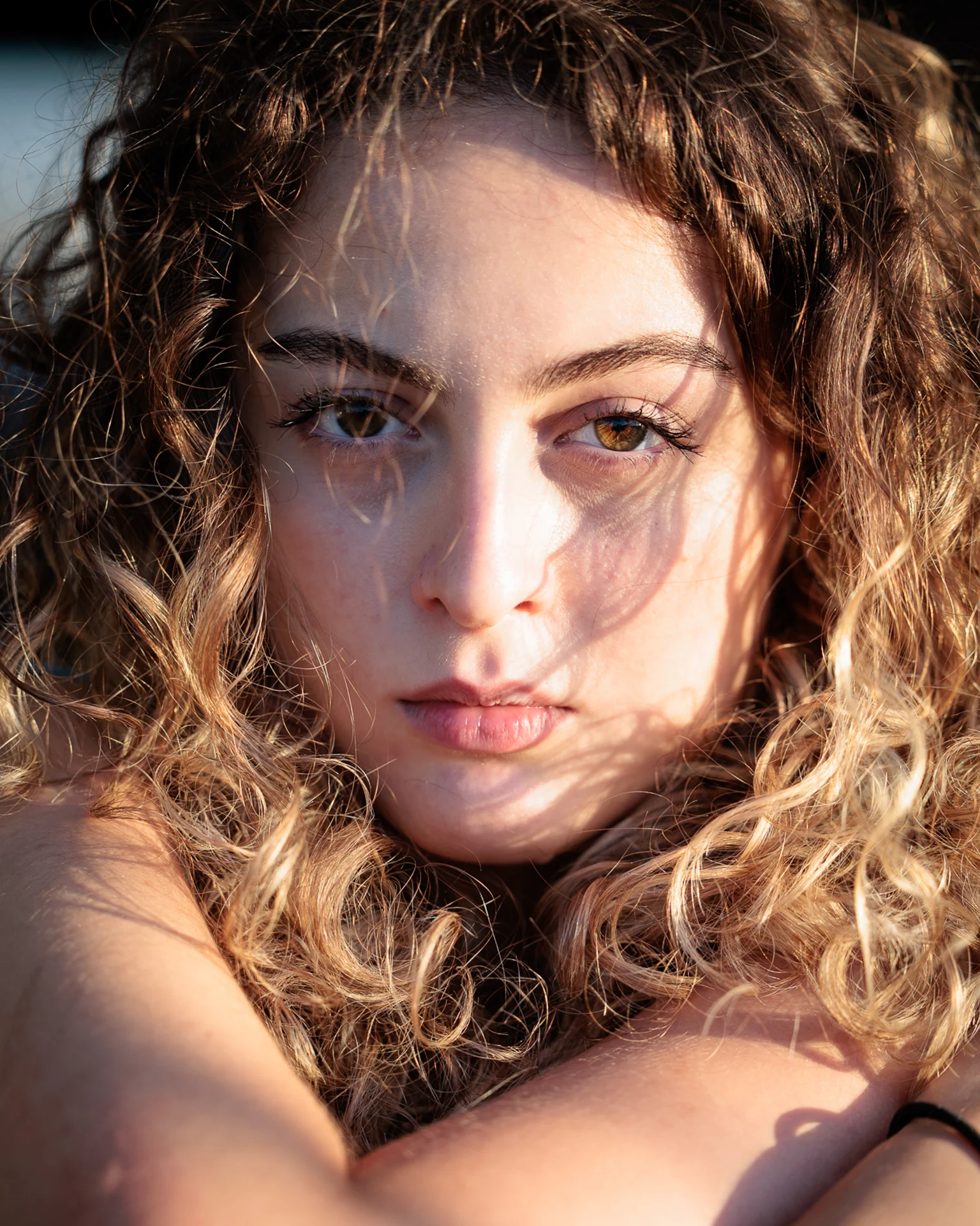 Laura De Sanctis – Ritratto fotografico | Gian Luca Pallai Melania Sperandio in un ritratto ambientato per book attrice realizzato a Roma da Gian Luca Pallai